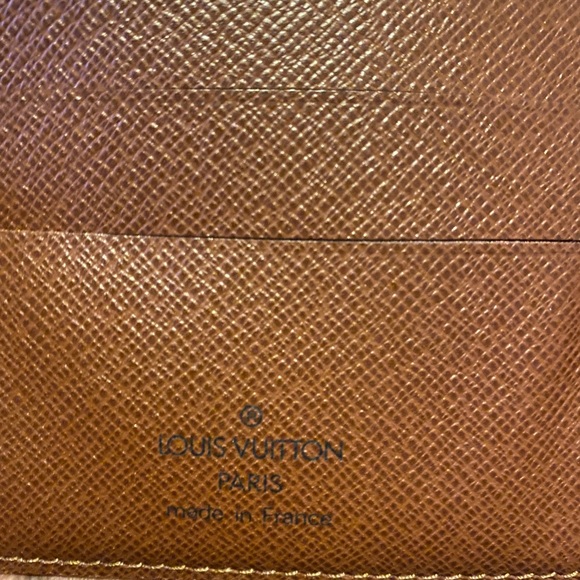 Louis Vuitton Wallet - Picture 11 of 12